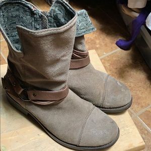 OTBT boots. Wear up or fold down. Size 8